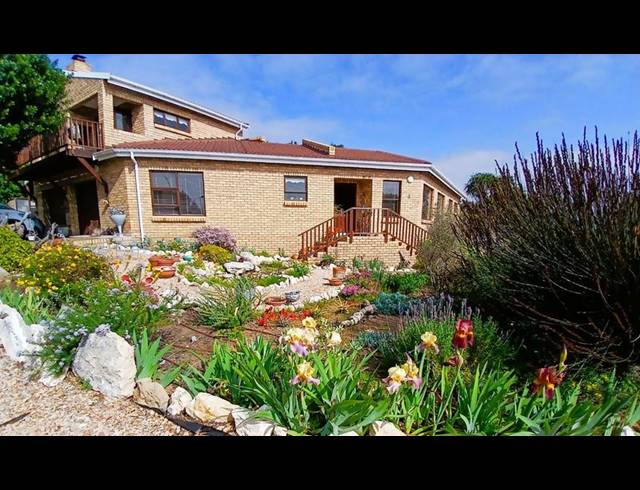 3 BEDROOM HOUSE FOR SALE IN STILBAAI-WES